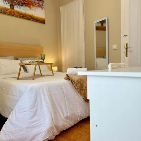 Centro Peatonal 5 Con Balcon アパート *