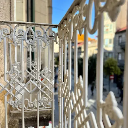 Centro Peatonal 5 Con Balcon アパート ヴィーゴ
