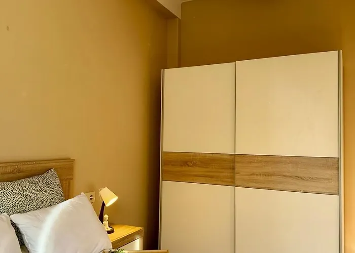 Centro Peatonal 5 Con Balcon Apartman *