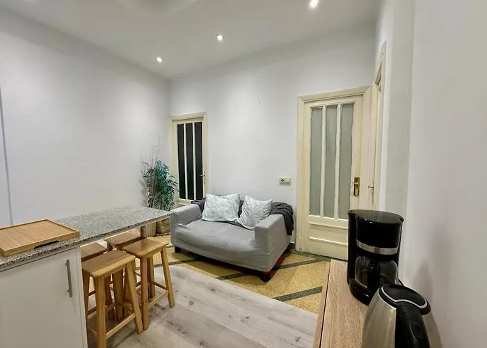 Centro Peatonal 5 Con Balcon Apartman *