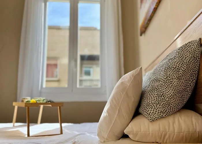 Centro Peatonal 5 Con Balcon Apartman *